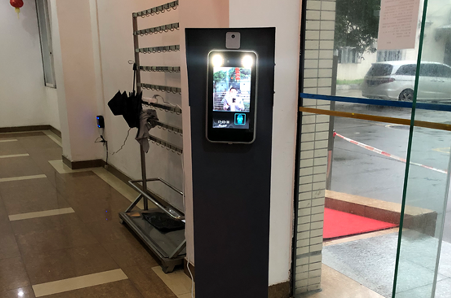  继广州公交之后，广州市体育局也引入了捷易科技D721人脸识别测温机—人脸测温又一场景落地